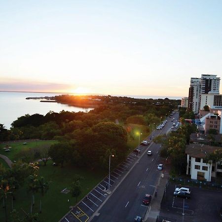 C2 Esplanade Service Apartments Даруин Стая снимка