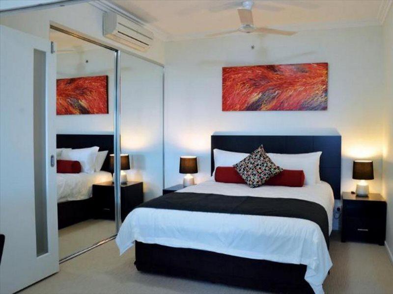 C2 Esplanade Service Apartments Даруин Екстериор снимка