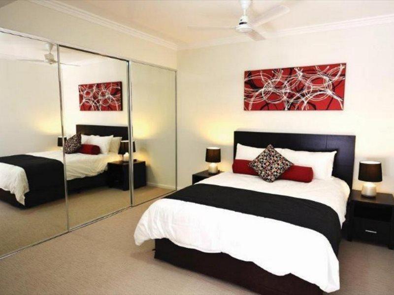 C2 Esplanade Service Apartments Даруин Екстериор снимка
