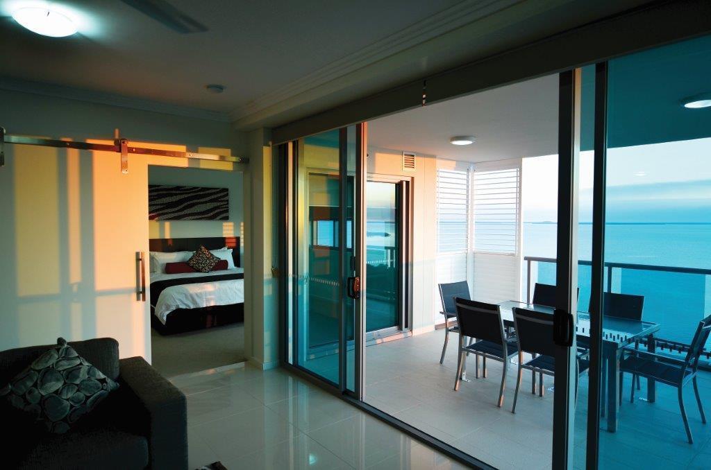 C2 Esplanade Service Apartments Даруин Стая снимка