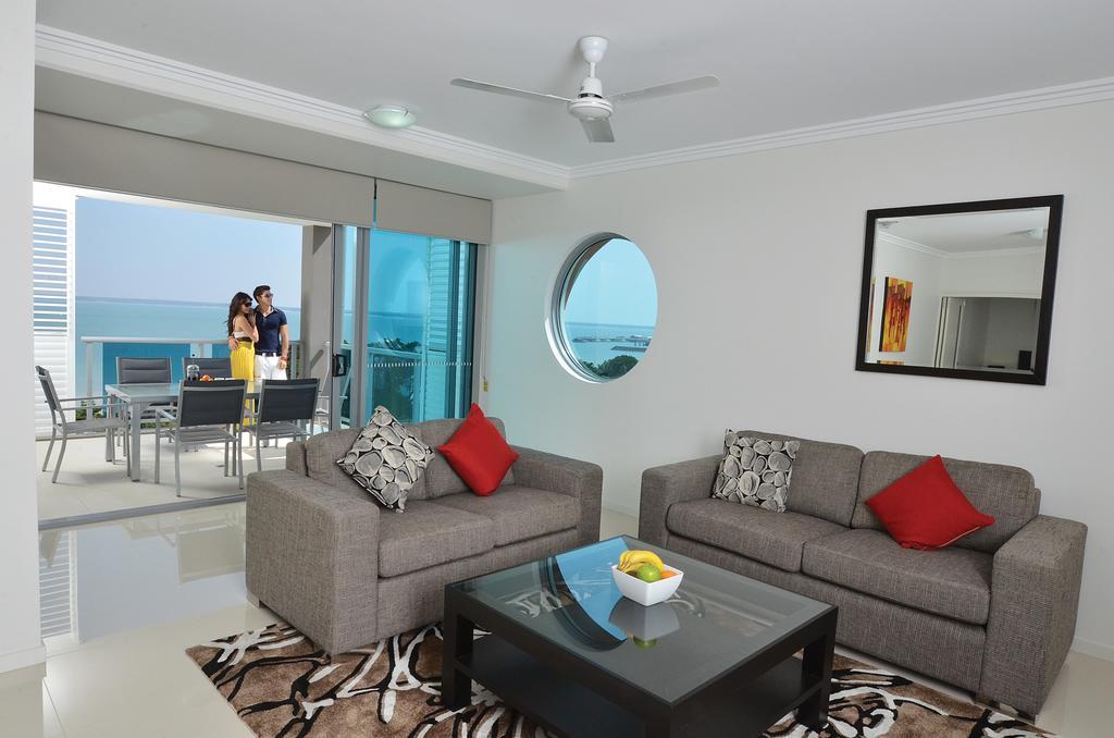 C2 Esplanade Service Apartments Даруин Стая снимка