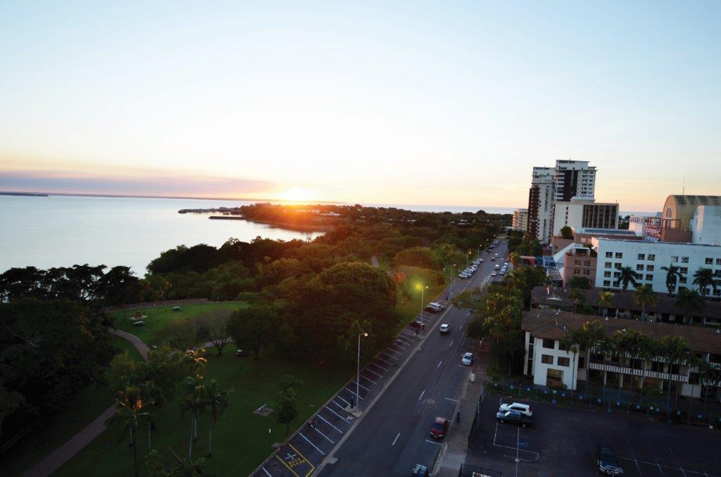 C2 Esplanade Service Apartments Даруин Стая снимка