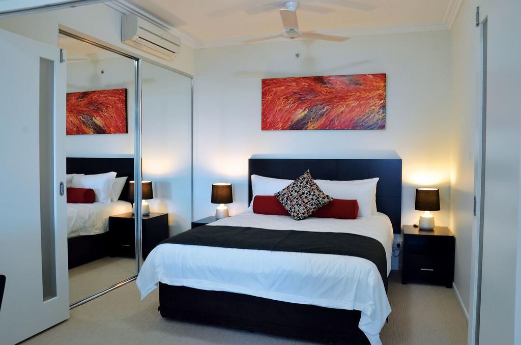C2 Esplanade Service Apartments Даруин Екстериор снимка