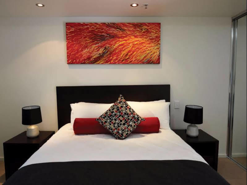 C2 Esplanade Service Apartments Даруин Екстериор снимка